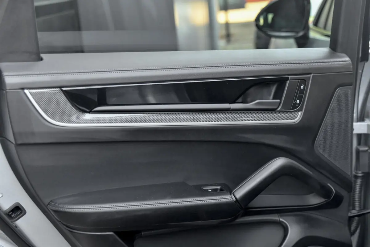 3.0 E-Hybrid. GT Pakket. Carbon, Leder, Softcl, Luchtv, BTW, ACC, 360, 18 Weg, Trekh, Bose, Keyless, Stuurvw
