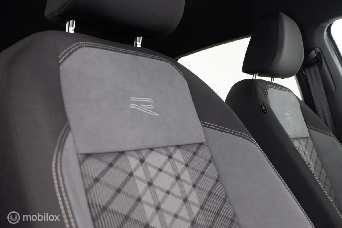 1.0 TSI 110PK R-Line led|cam|dab|virtueelcockpit|applecarplay|acc|lmv17