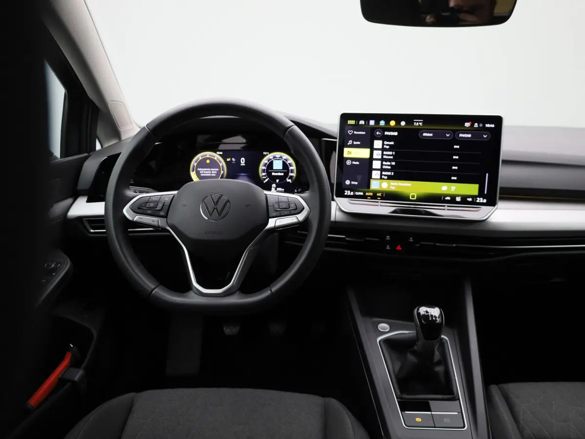 1.5 TSI Life Edition 116 PK | Navigatie | Apple Carplay draadloos | Camera | Ruiten getint | Keyless | 17" Lichtmetalen velgen | Android Auto draadloos | Parkeersensoren | LED Koplampen |
