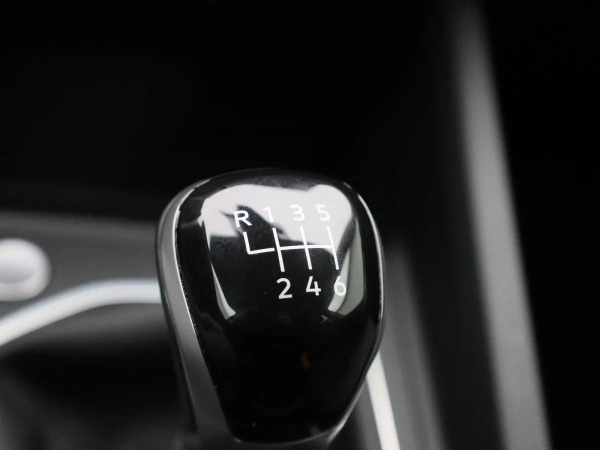 1.5 TSI Life Edition 116 PK | Navigatie | Apple Carplay draadloos | Camera | Ruiten getint | Keyless | 17" Lichtmetalen velgen | Android Auto draadloos | Parkeersensoren | LED Koplampen |