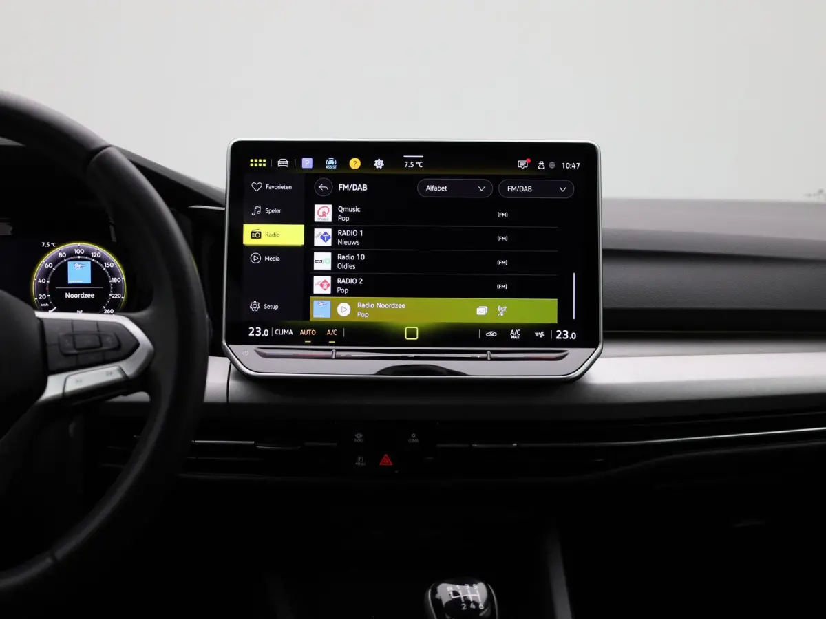 1.5 TSI Life Edition 116 PK | Navigatie | Apple Carplay draadloos | Camera | Ruiten getint | Keyless | 17" Lichtmetalen velgen | Android Auto draadloos | Parkeersensoren | LED Koplampen |
