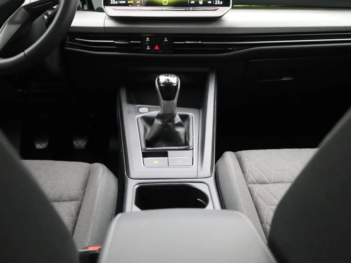 1.5 TSI Life Edition 116 PK | Navigatie | Apple Carplay draadloos | Camera | Ruiten getint | Keyless | 17" Lichtmetalen velgen | Android Auto draadloos | Parkeersensoren | LED Koplampen |