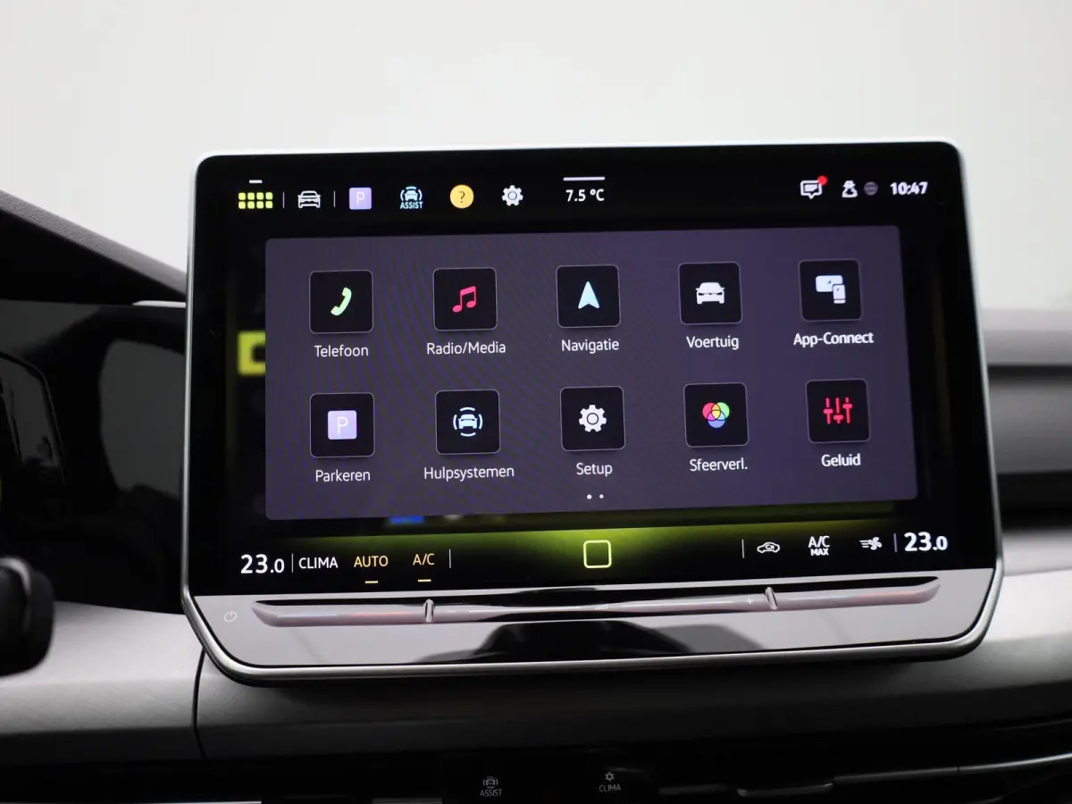 1.5 TSI Life Edition 116 PK | Navigatie | Apple Carplay draadloos | Camera | Ruiten getint | Keyless | 17" Lichtmetalen velgen | Android Auto draadloos | Parkeersensoren | LED Koplampen |
