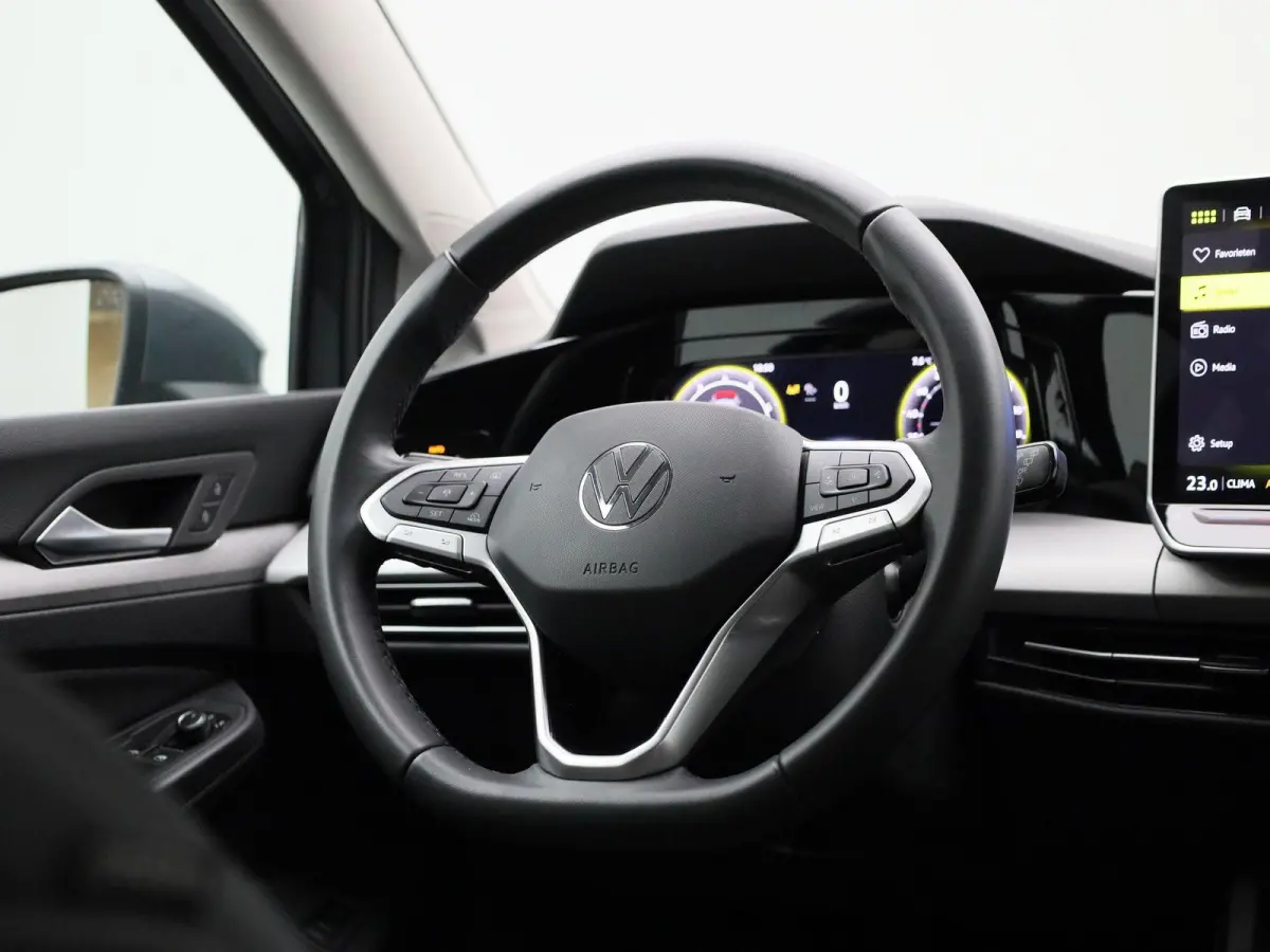 1.5 TSI Life Edition 116 PK | Navigatie | Apple Carplay draadloos | Camera | Ruiten getint | Keyless | 17" Lichtmetalen velgen | Android Auto draadloos | Parkeersensoren | LED Koplampen |