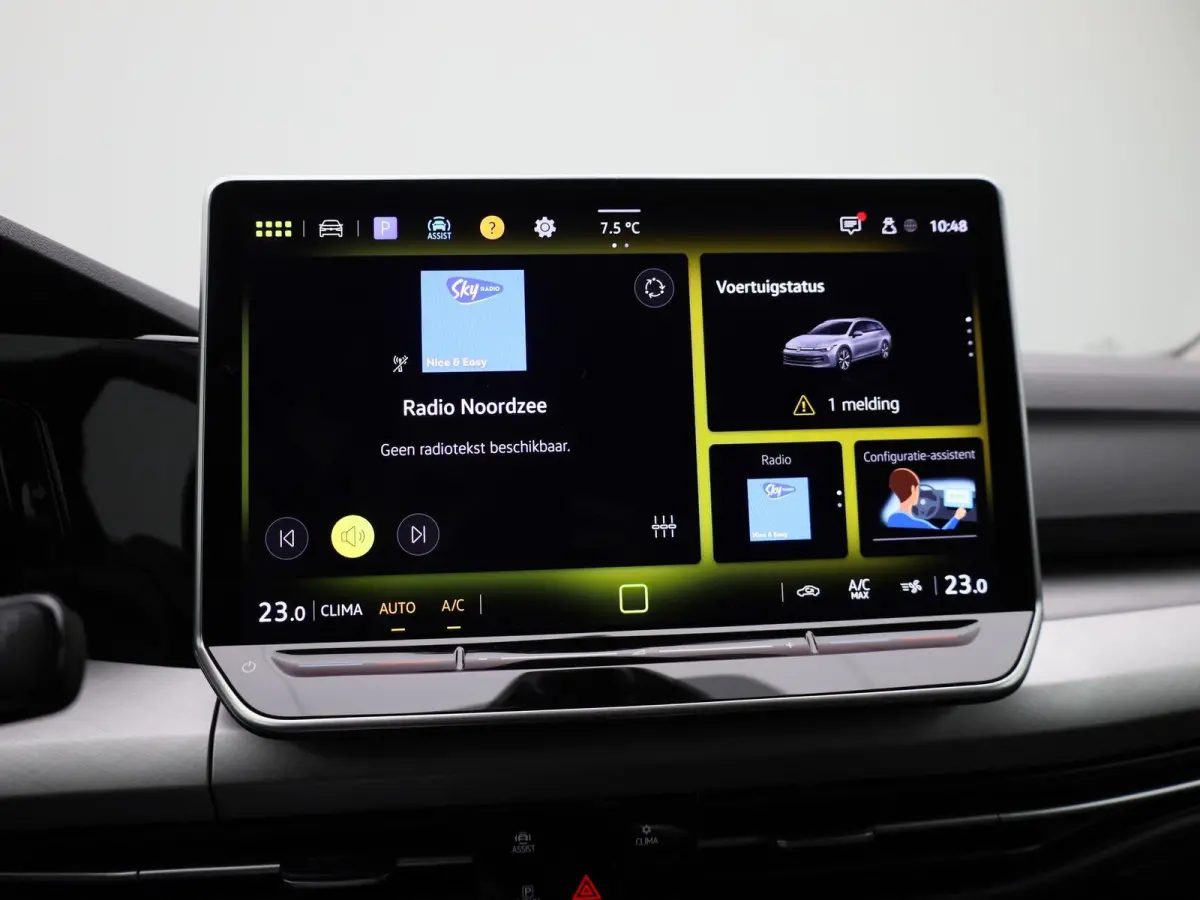 1.5 TSI Life Edition 116 PK | Navigatie | Apple Carplay draadloos | Camera | Ruiten getint | Keyless | 17" Lichtmetalen velgen | Android Auto draadloos | Parkeersensoren | LED Koplampen |