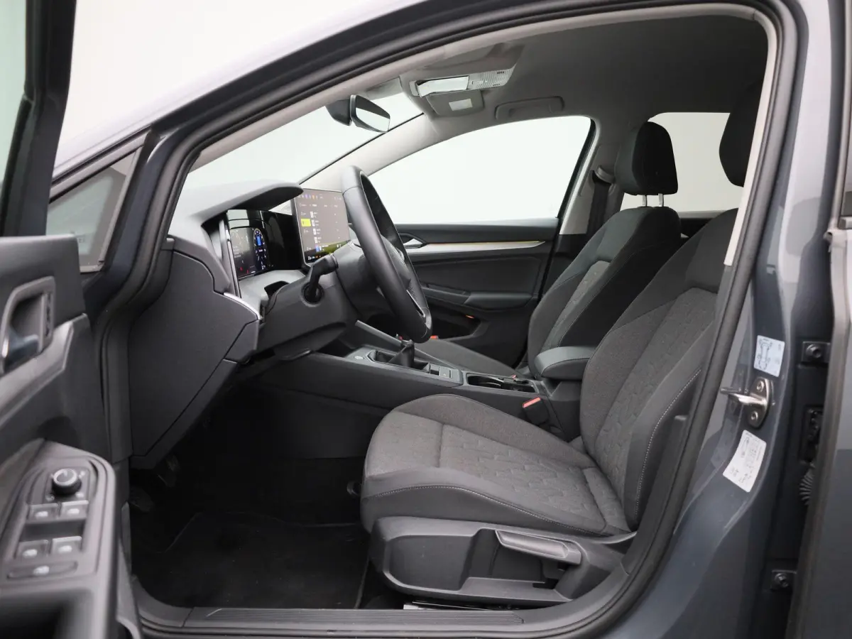 1.5 TSI Life Edition 116 PK | Navigatie | Apple Carplay draadloos | Camera | Ruiten getint | Keyless | 17" Lichtmetalen velgen | Android Auto draadloos | Parkeersensoren | LED Koplampen |