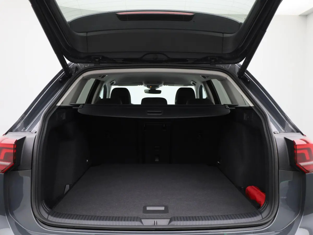 1.5 TSI Life Edition 116 PK | Navigatie | Apple Carplay draadloos | Camera | Ruiten getint | Keyless | 17" Lichtmetalen velgen | Android Auto draadloos | Parkeersensoren | LED Koplampen |