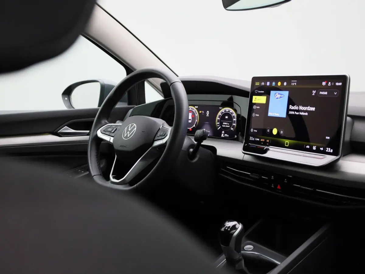 1.5 TSI Life Edition 116 PK | Navigatie | Apple Carplay draadloos | Camera | Ruiten getint | Keyless | 17" Lichtmetalen velgen | Android Auto draadloos | Parkeersensoren | LED Koplampen |