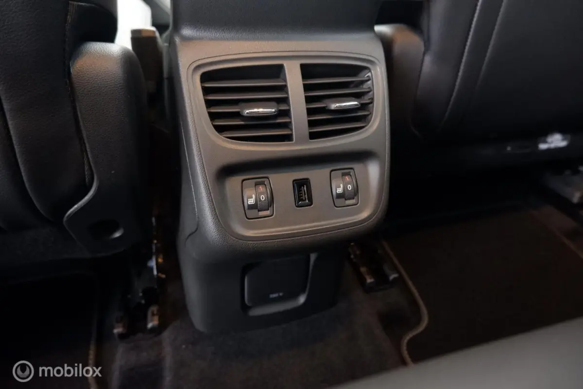 1.2 T automaat Business Elegance leder|winter|nav|360cam|lmv17