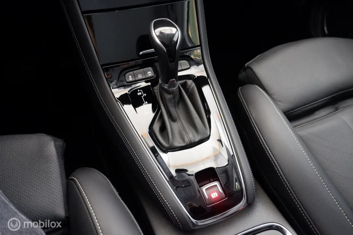 1.2 T automaat Business Elegance leder|winter|nav|360cam|lmv17