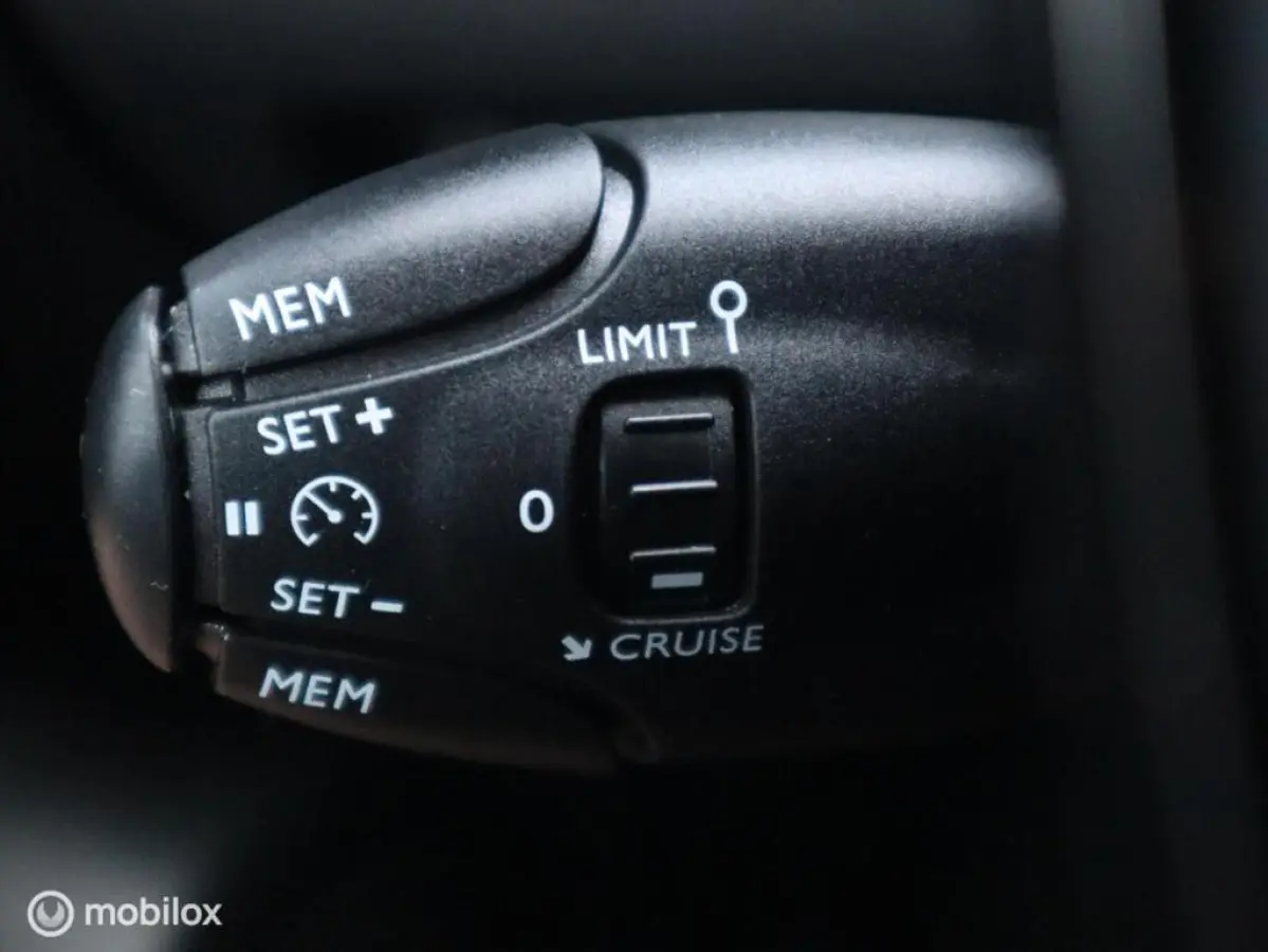1.2 PT 131 PK H6 Allure Navi|Camera|3D Cockpit|LED|1/2Leer|Carplay|DonkerGlas