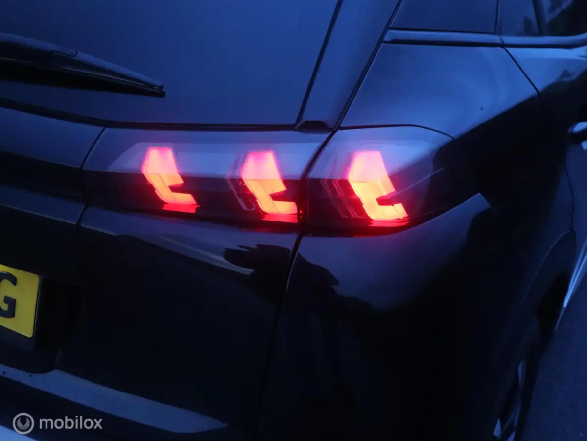 1.2 PT 131 PK H6 Allure Navi|Camera|3D Cockpit|LED|1/2Leer|Carplay|DonkerGlas