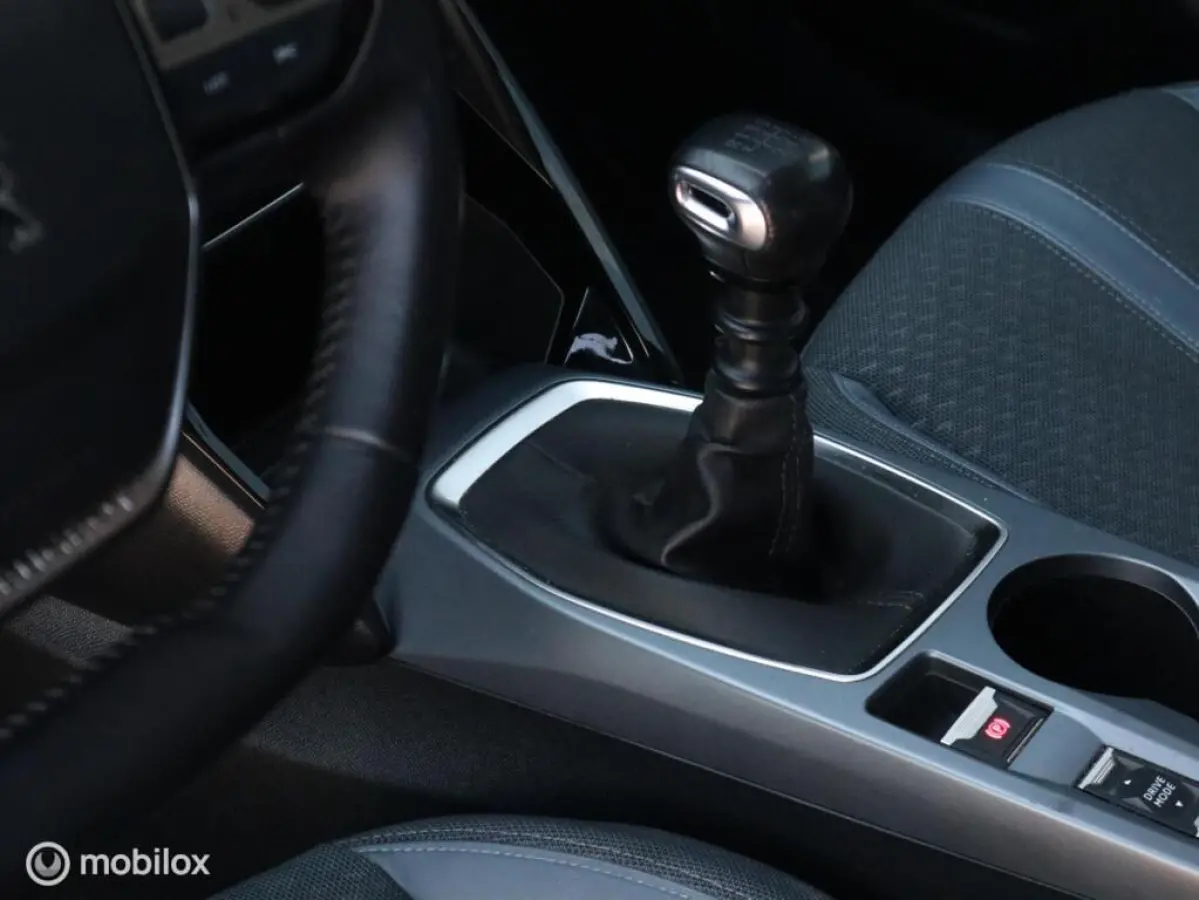 1.2 PT 131 PK H6 Allure Navi|Camera|3D Cockpit|LED|1/2Leer|Carplay|DonkerGlas