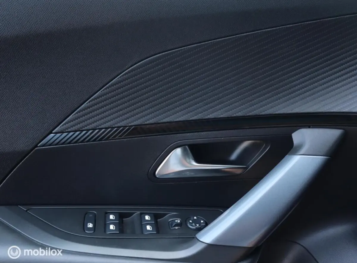 1.2 PT 131 PK H6 Allure Navi|Camera|3D Cockpit|LED|1/2Leer|Carplay|DonkerGlas