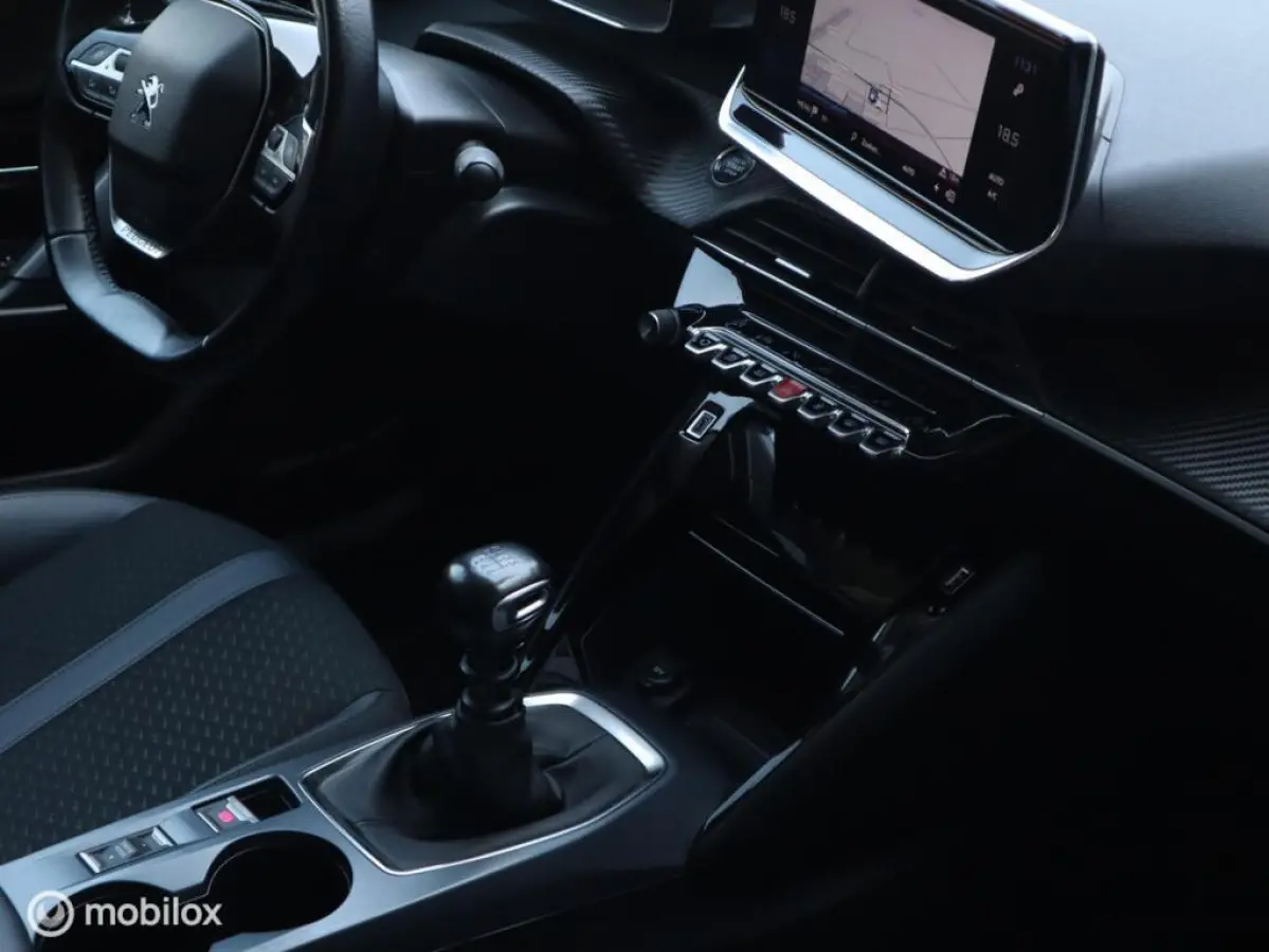 1.2 PT 131 PK H6 Allure Navi|Camera|3D Cockpit|LED|1/2Leer|Carplay|DonkerGlas