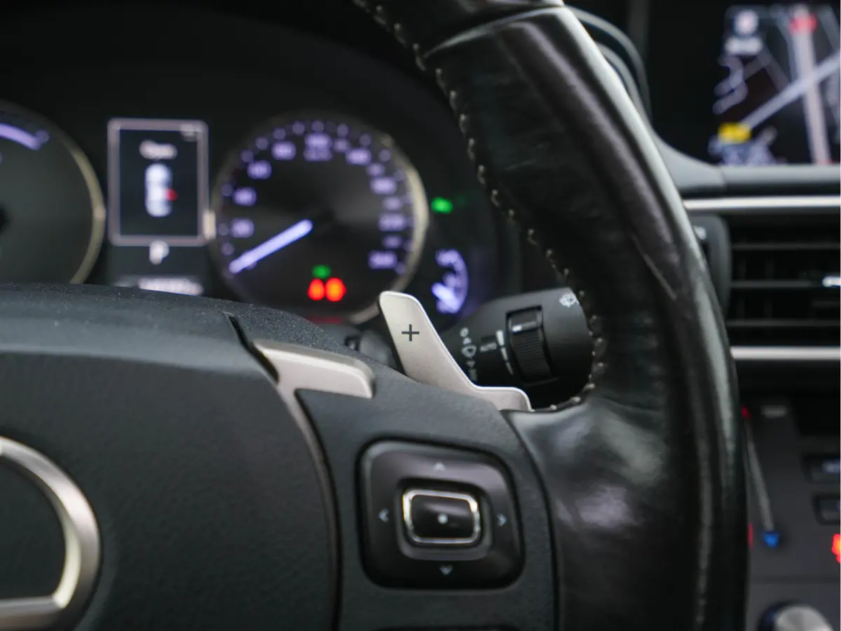 300h Hybrid Business Line Aut. *PANO | LEATHER-MICROFIBRE | FULL-LED | NAVI-FULLMAP | HEATED-COMFORTSEATS | CAMERA | ECC | SHIFT-PADDLES | PDC | CRUISE | 17''ALU*