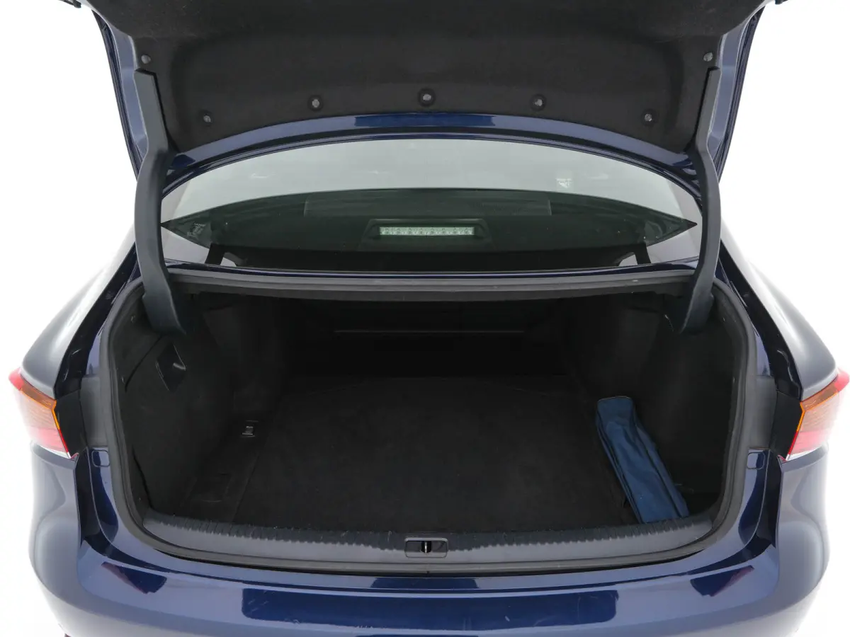 300h Hybrid Business Line Aut. *PANO | LEATHER-MICROFIBRE | FULL-LED | NAVI-FULLMAP | HEATED-COMFORTSEATS | CAMERA | ECC | SHIFT-PADDLES | PDC | CRUISE | 17''ALU*