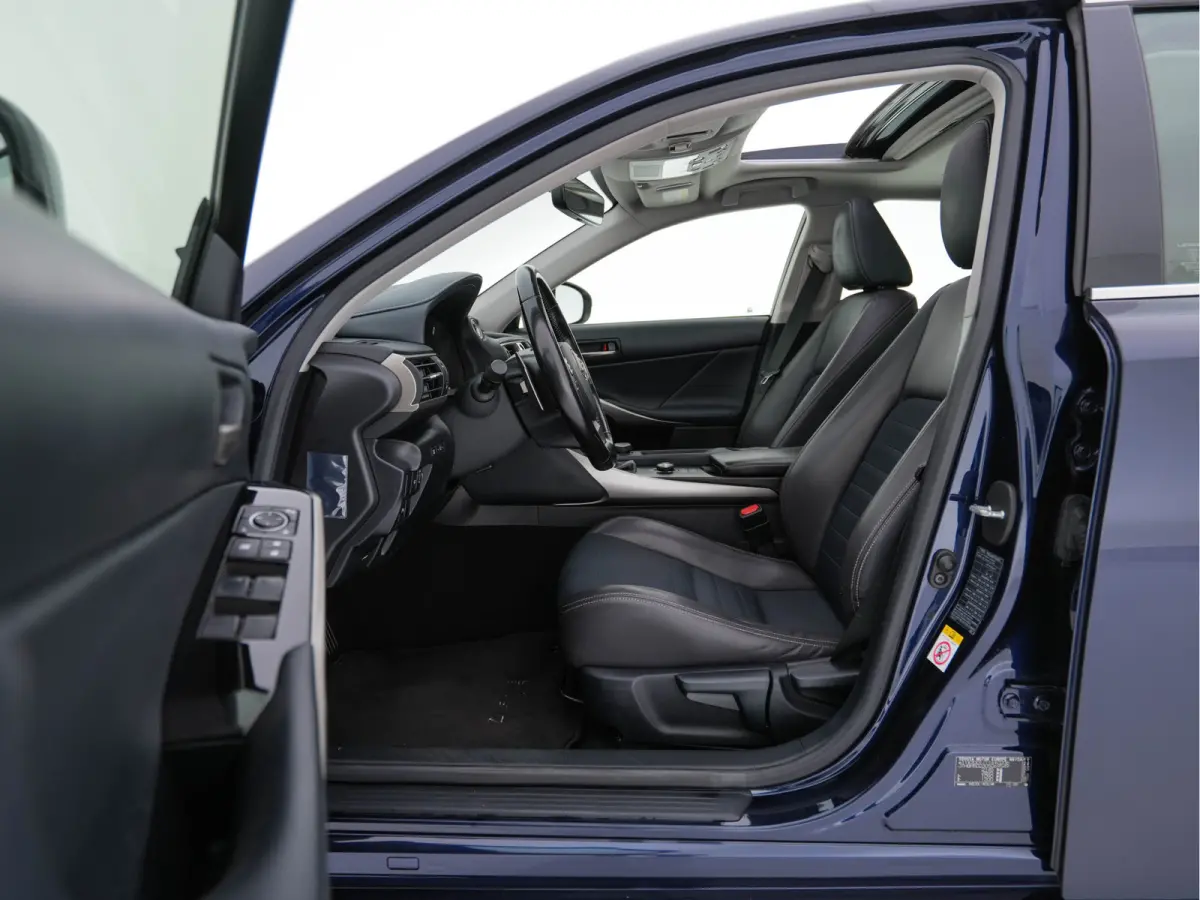 300h Hybrid Business Line Aut. *PANO | LEATHER-MICROFIBRE | FULL-LED | NAVI-FULLMAP | HEATED-COMFORTSEATS | CAMERA | ECC | SHIFT-PADDLES | PDC | CRUISE | 17''ALU*