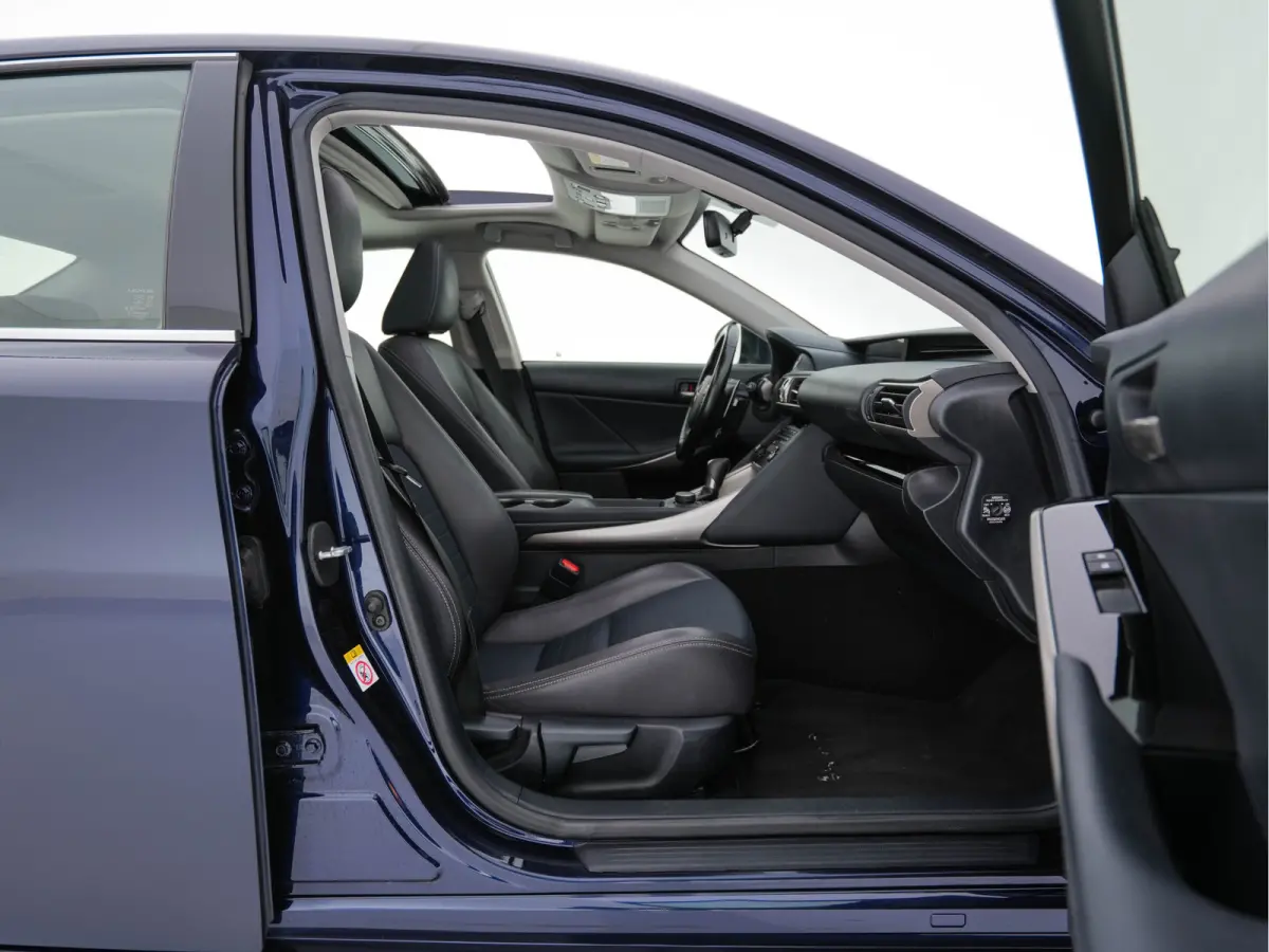 300h Hybrid Business Line Aut. *PANO | LEATHER-MICROFIBRE | FULL-LED | NAVI-FULLMAP | HEATED-COMFORTSEATS | CAMERA | ECC | SHIFT-PADDLES | PDC | CRUISE | 17''ALU*