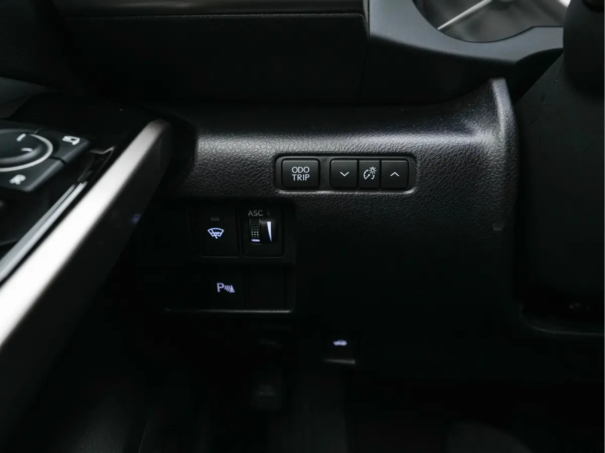 300h Hybrid Business Line Aut. *PANO | LEATHER-MICROFIBRE | FULL-LED | NAVI-FULLMAP | HEATED-COMFORTSEATS | CAMERA | ECC | SHIFT-PADDLES | PDC | CRUISE | 17''ALU*