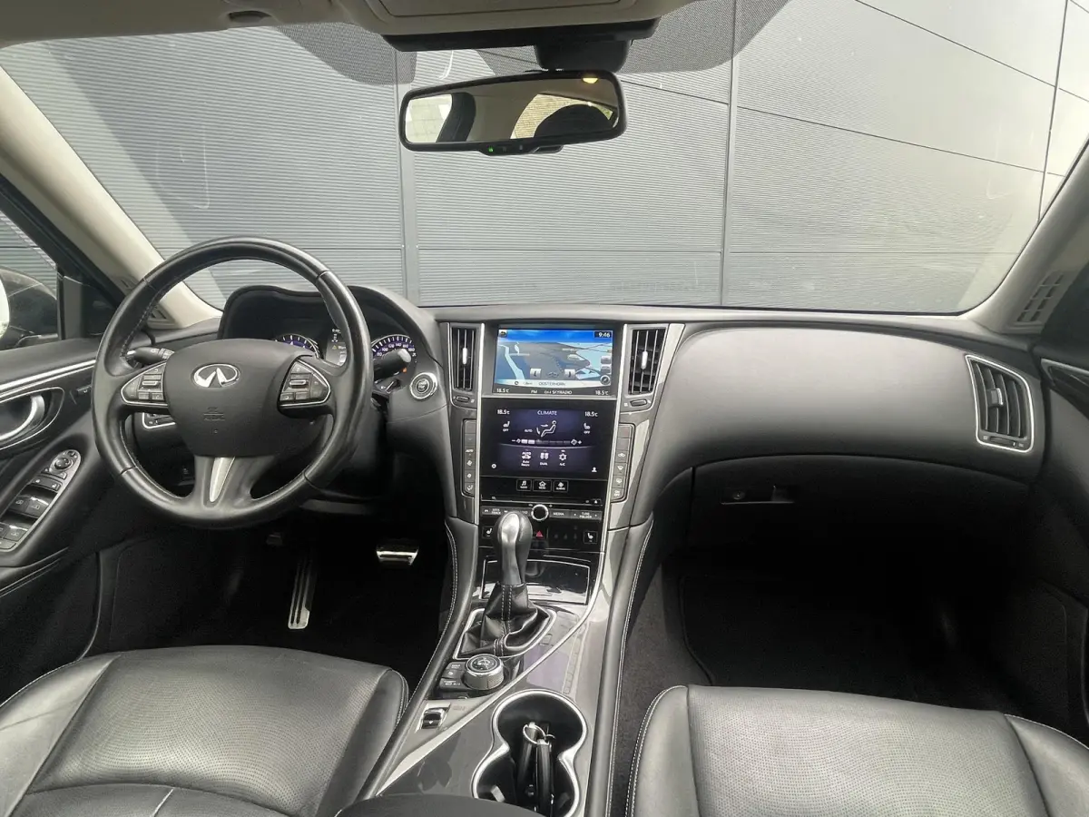 2.0t Business Premium + | Bose | Trekhaak | Leder | Camera