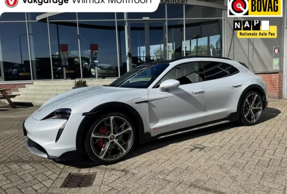 4 S 93 kWh 572 PK|Btw Auto!|IJsgrijs Metallic|Bijrijder display|Head-up|Zeer exclusief: Leder-alcantara bekleding|Stoelkoeling/verwarming+stuur|Sport Chrono|Panorama dak|Adaptive Cruise|perf