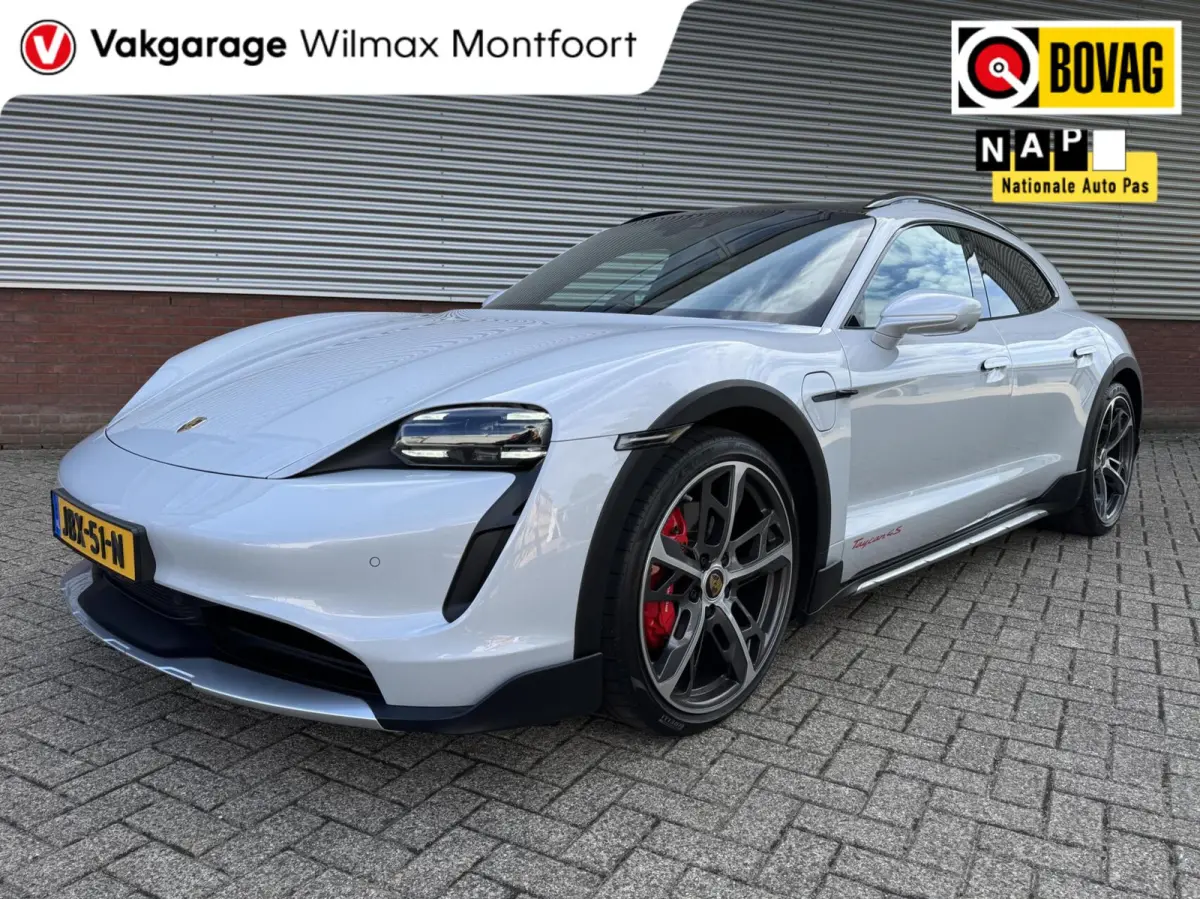 4 S 93 kWh 572 PK|Btw Auto!|IJsgrijs Metallic|Bijrijder display|Head-up|Zeer exclusief: Leder-alcantara bekleding|Stoelkoeling/verwarming+stuur|Sport Chrono|Panorama dak|Adaptive Cruise|perf