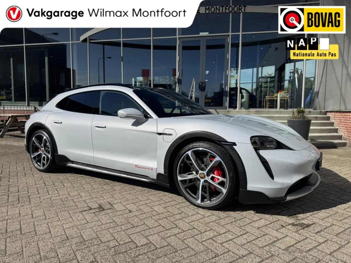 4 S 93 kWh 572 PK|Btw Auto!|IJsgrijs Metallic|Bijrijder display|Head-up|Zeer exclusief: Leder-alcantara bekleding|Stoelkoeling/verwarming+stuur|Sport Chrono|Panorama dak|Adaptive Cruise|perf