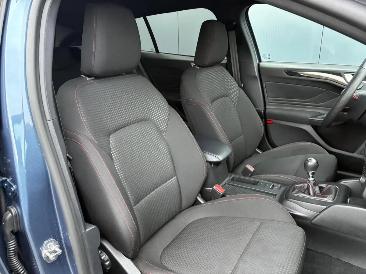 1.0 EcoBoost Hybrid 125 PK ST-Line | NAVI | CARPLAY | WINTER PAKKET | 74000 KM!!!