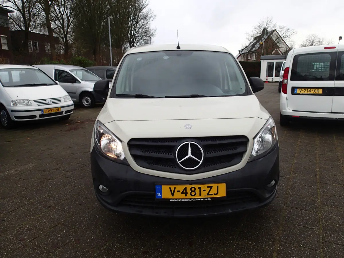 112 BlueEFFICIENCY BENZINE UITVOERING!! +AIRCO+NAVIGATIE !!!!