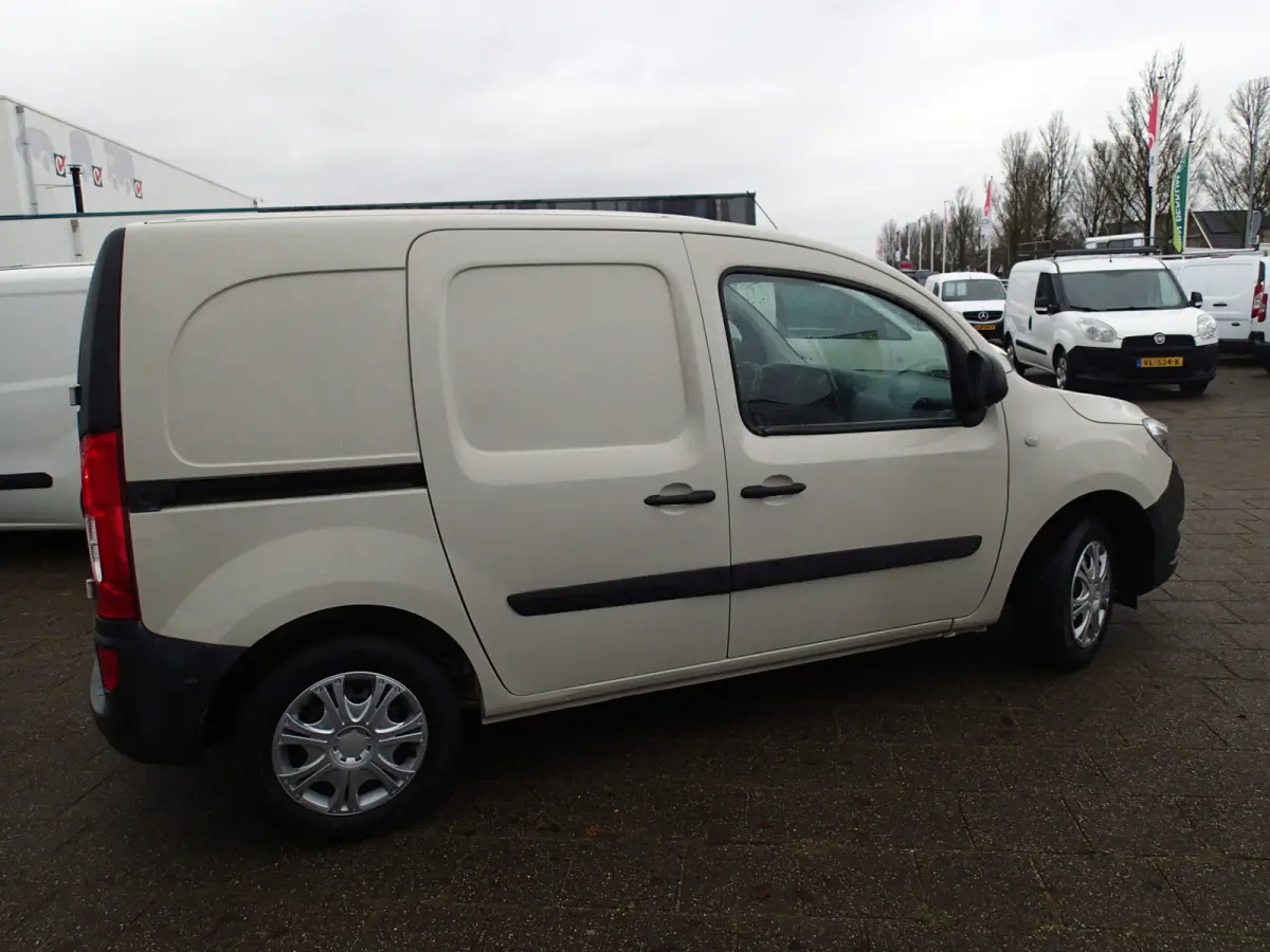 112 BlueEFFICIENCY BENZINE UITVOERING!! +AIRCO+NAVIGATIE !!!!