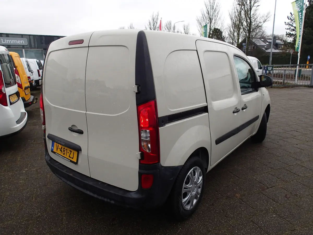 112 BlueEFFICIENCY BENZINE UITVOERING!! +AIRCO+NAVIGATIE !!!!