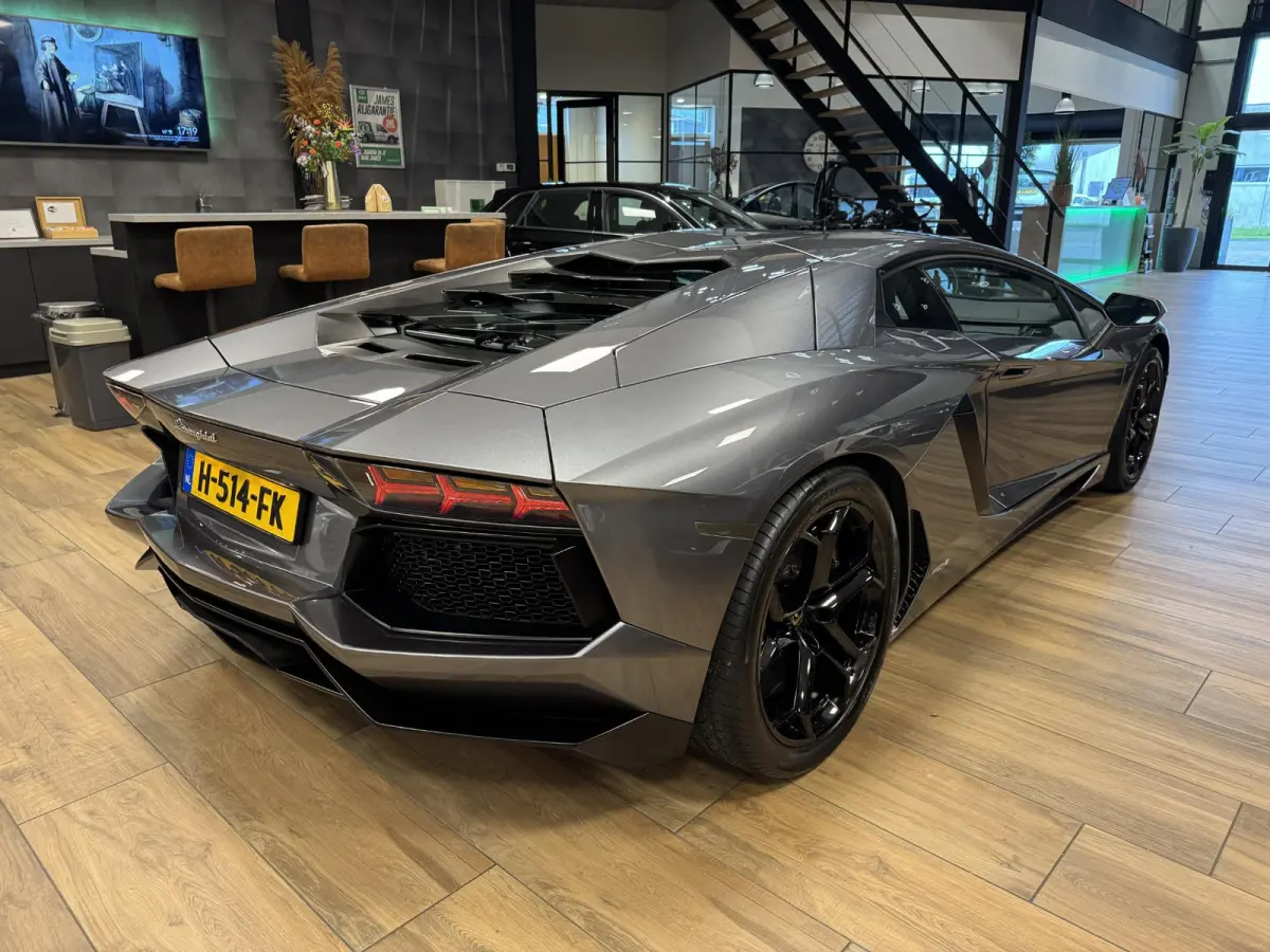 6.5 V12 LP700-4