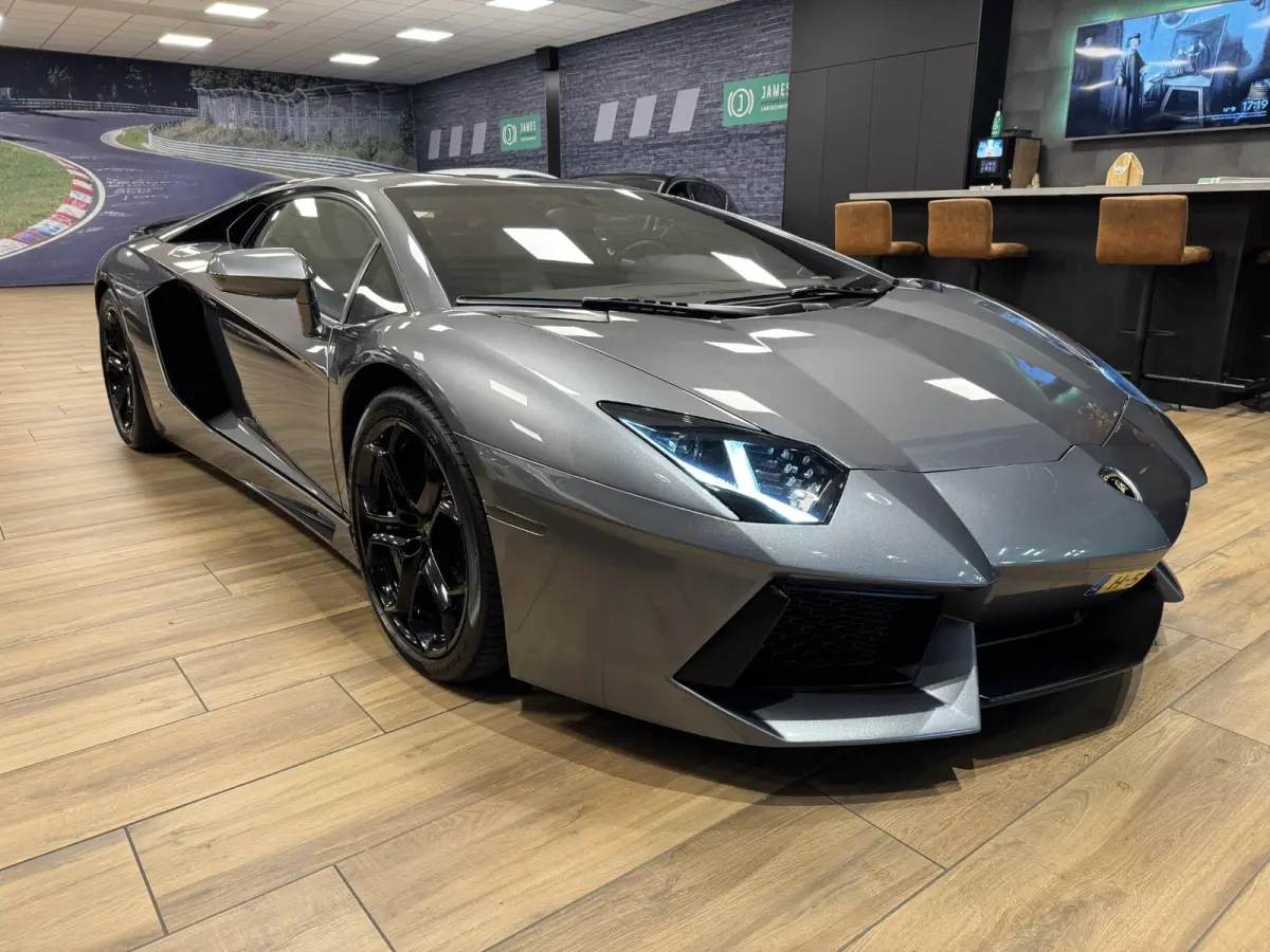 6.5 V12 LP700-4