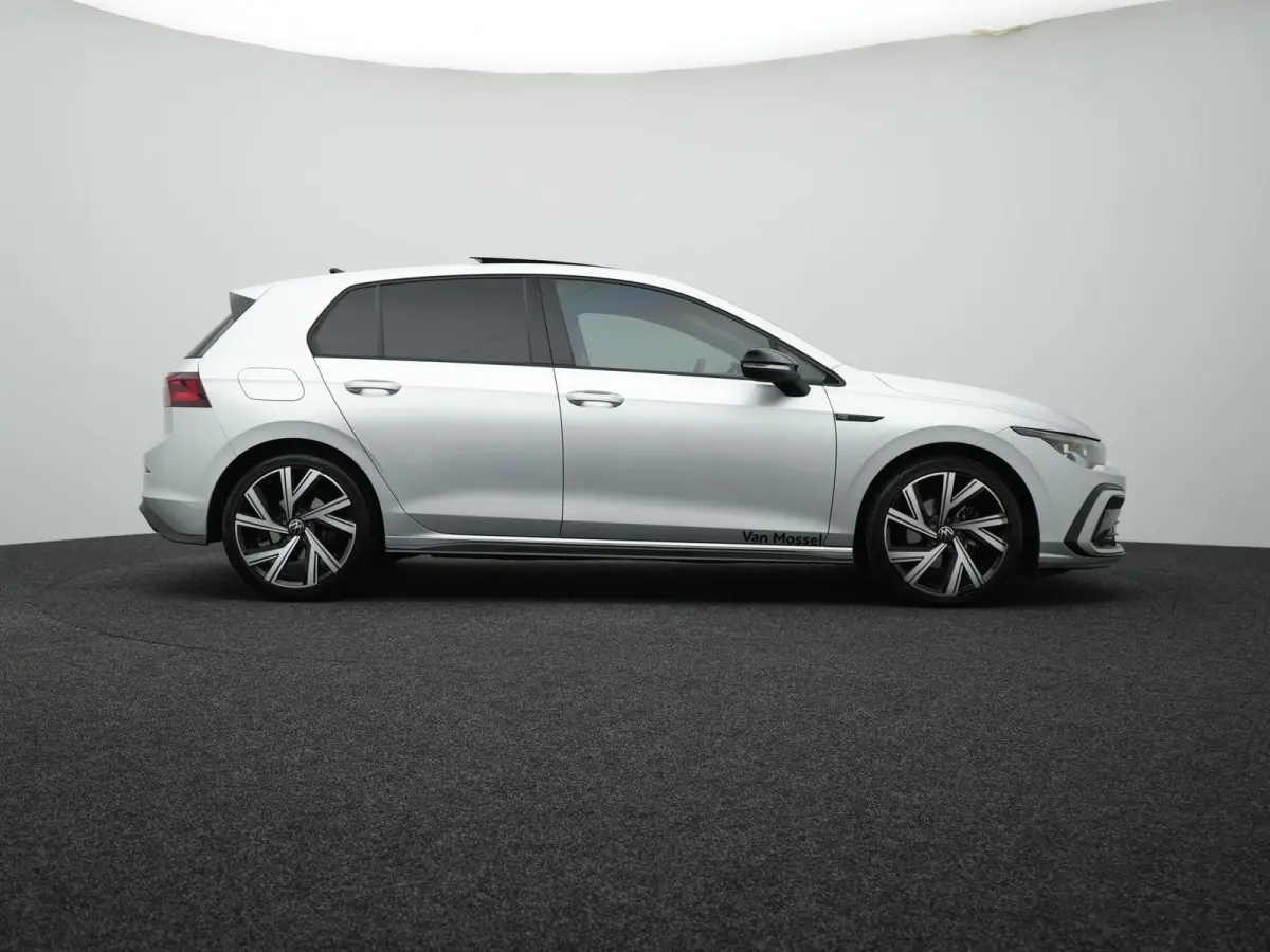 1.5 eTSI R-Line Business | IQ Matrix | Apple Carplay/Android Auto | Panorama dak | Black Style | Sfeerverlichting |