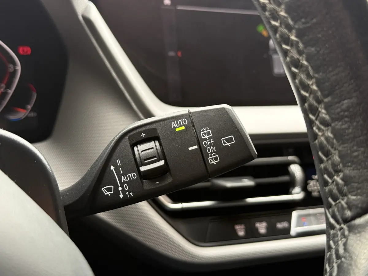 116i Business Edition | Zwarte grill | Apple Carplay | DAB+ | PDC V+A