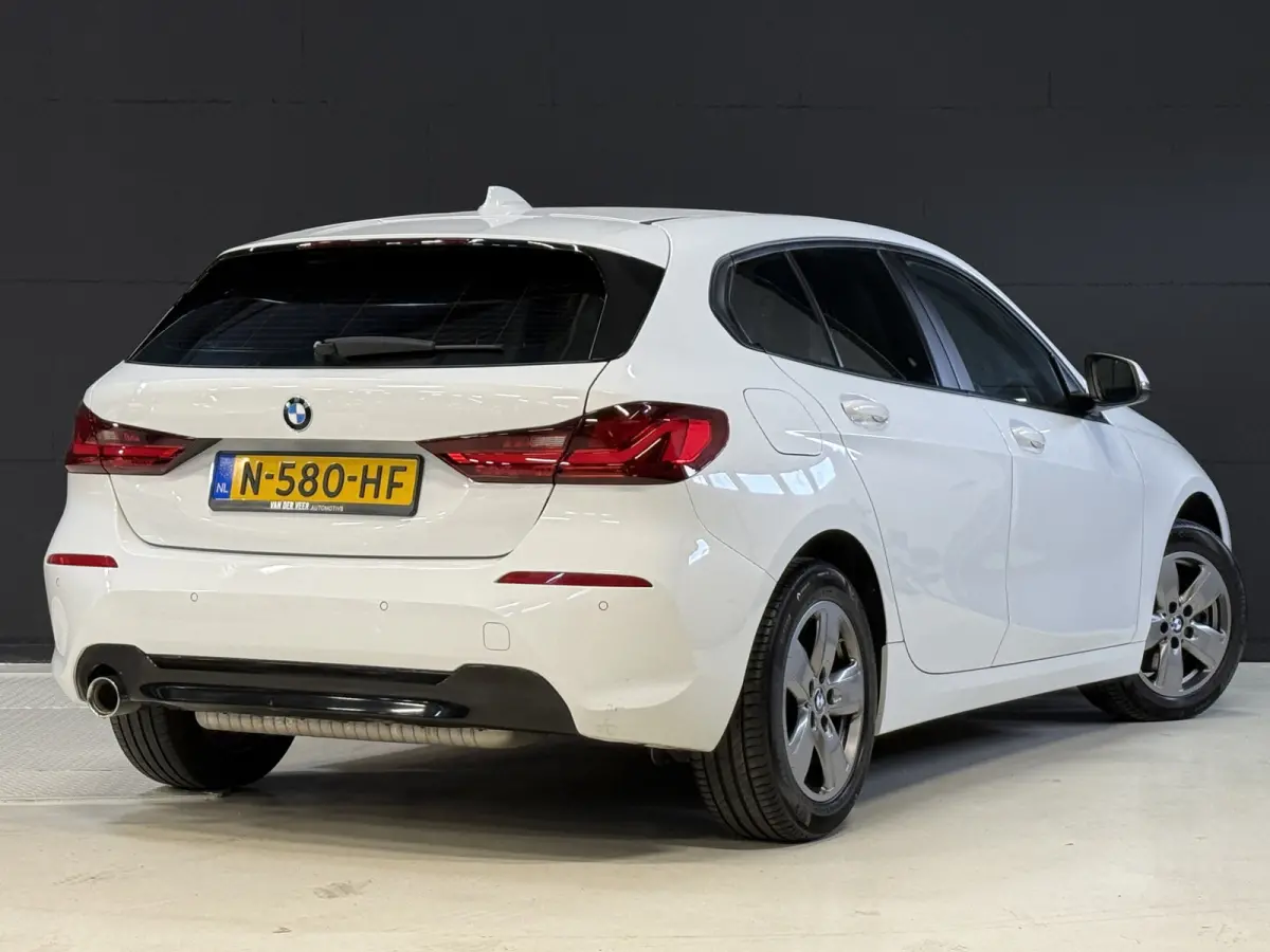 116i Business Edition | Zwarte grill | Apple Carplay | DAB+ | PDC V+A
