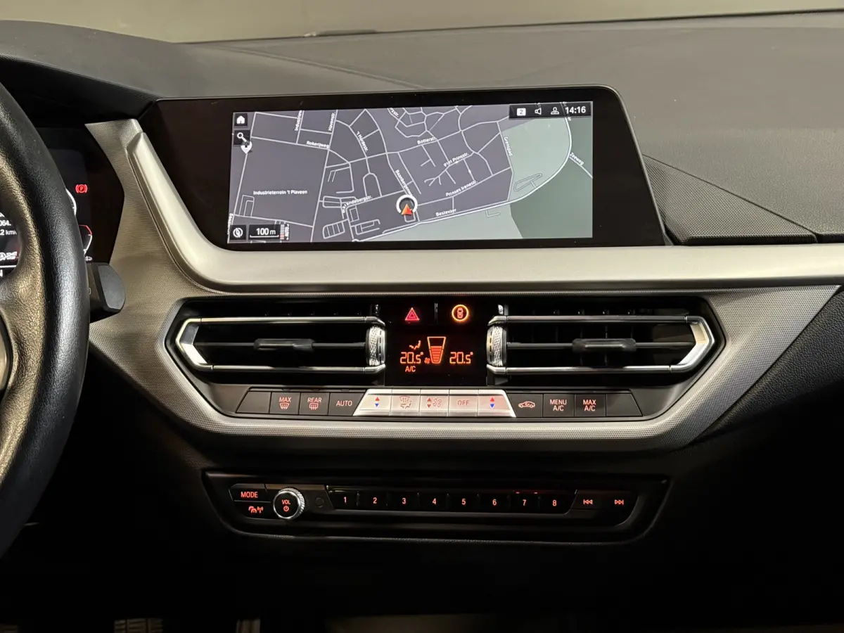 116i Business Edition | Zwarte grill | Apple Carplay | DAB+ | PDC V+A
