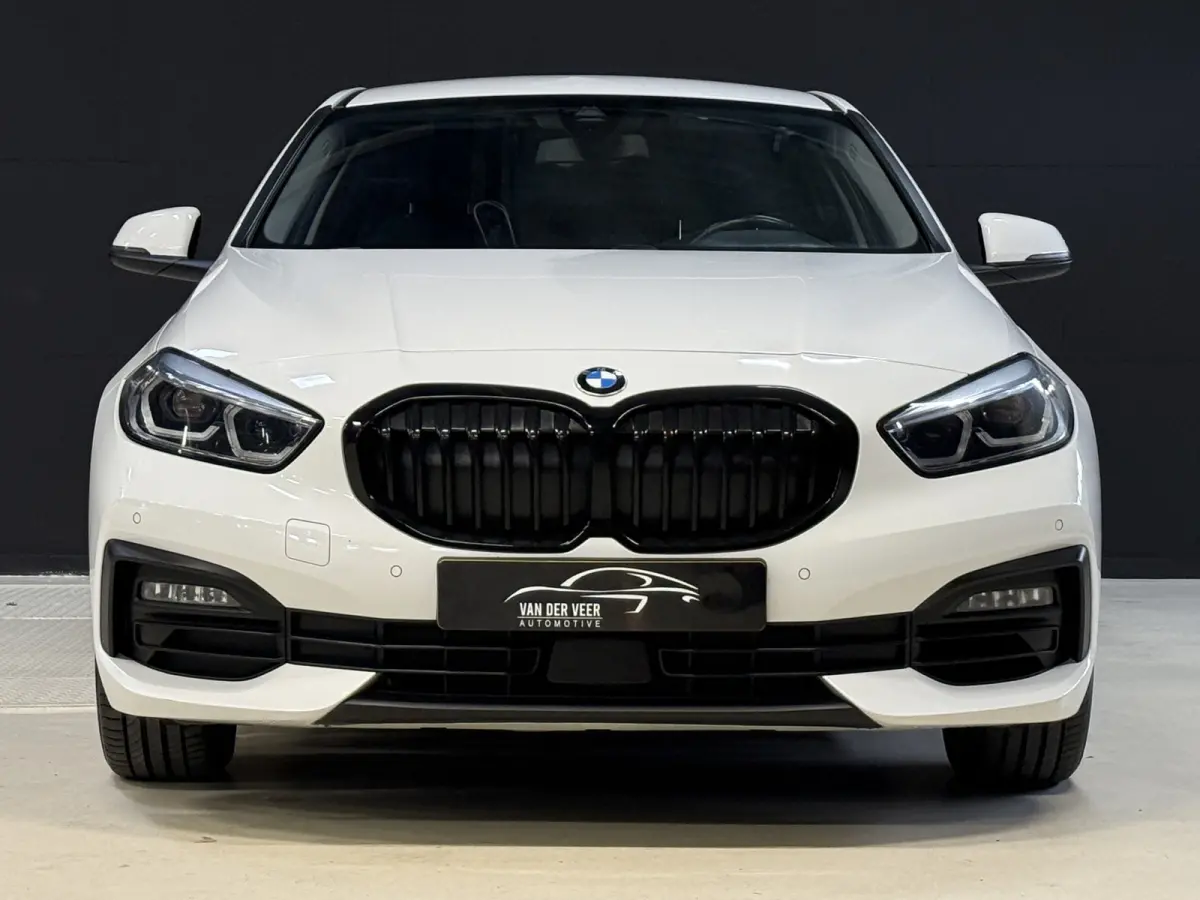 116i Business Edition | Zwarte grill | Apple Carplay | DAB+ | PDC V+A