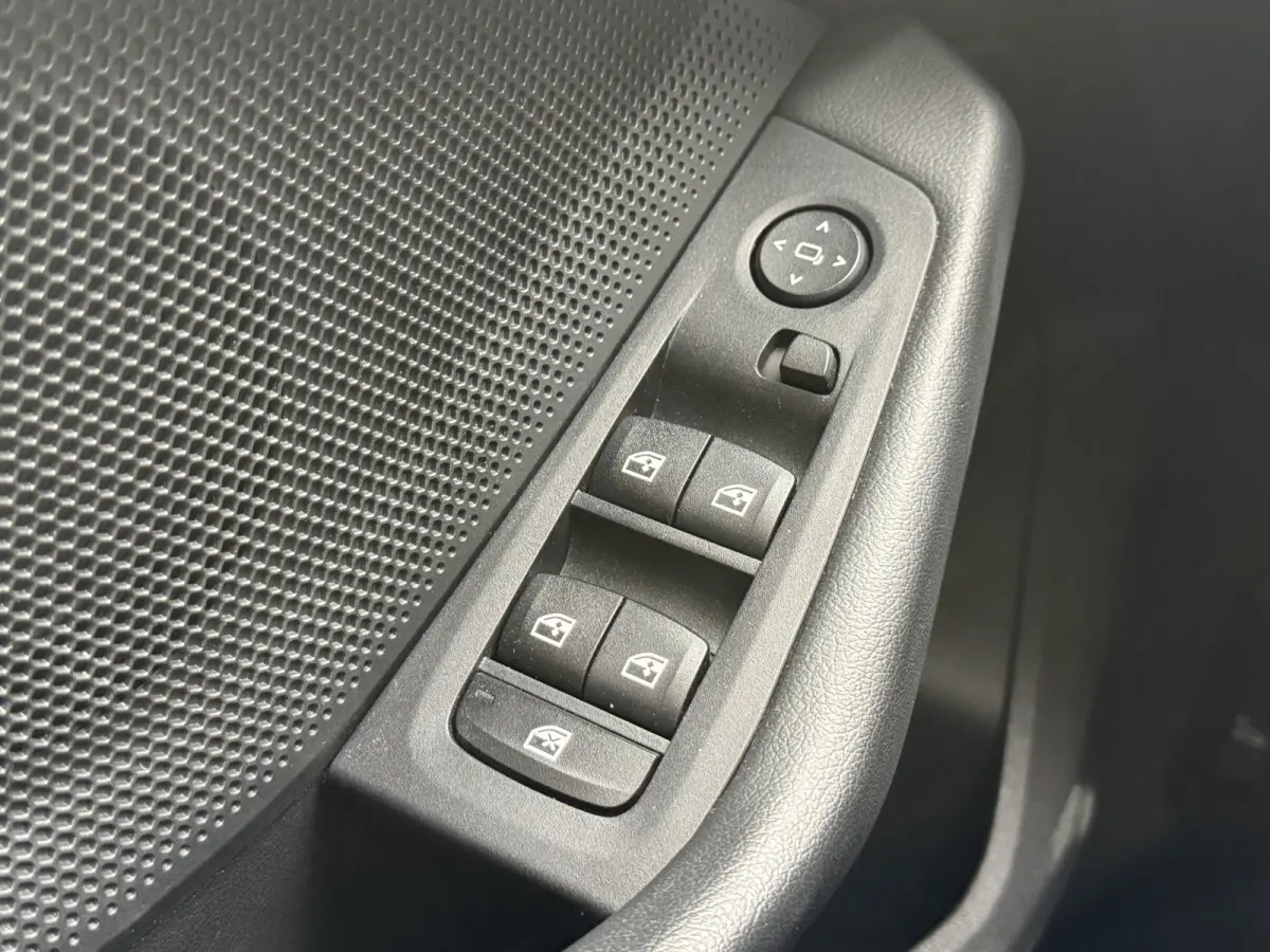 116i Business Edition | Zwarte grill | Apple Carplay | DAB+ | PDC V+A
