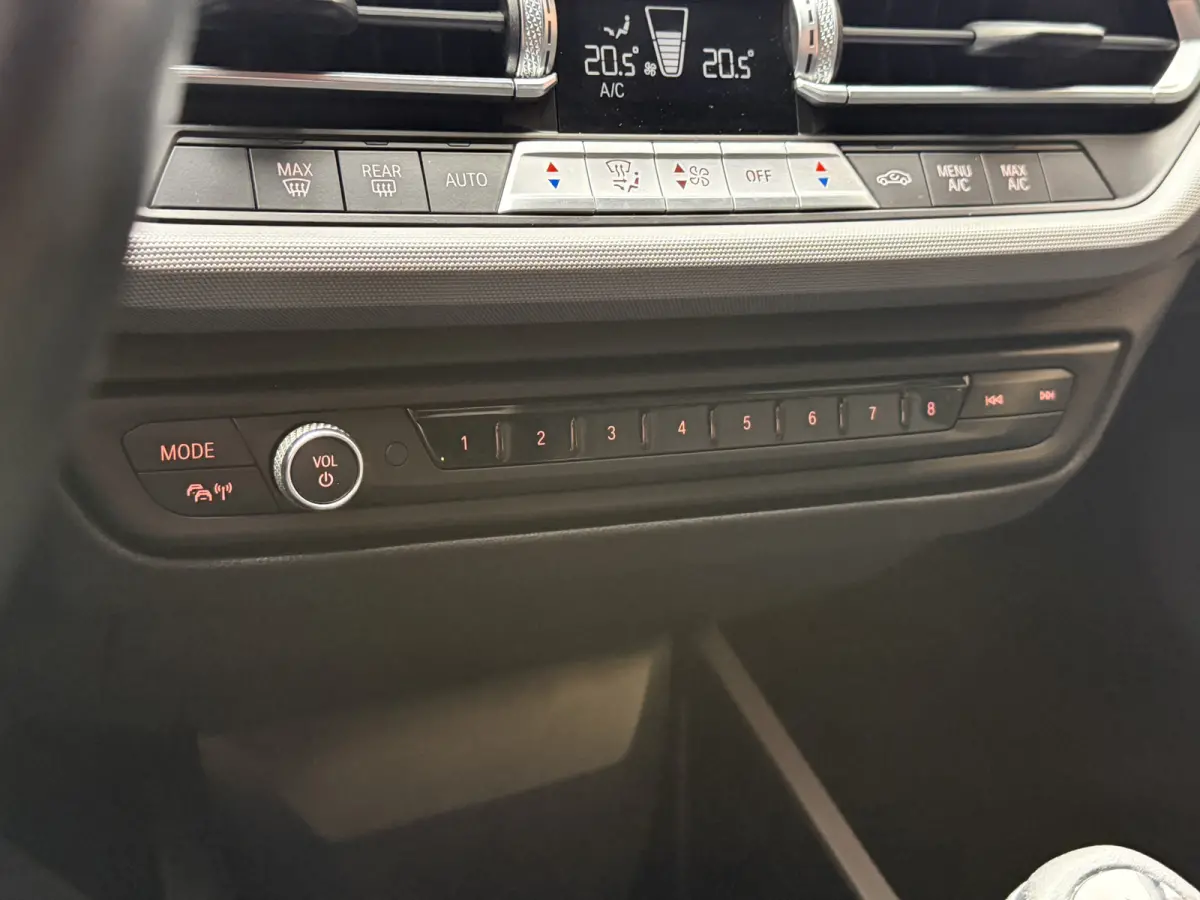 116i Business Edition | Zwarte grill | Apple Carplay | DAB+ | PDC V+A
