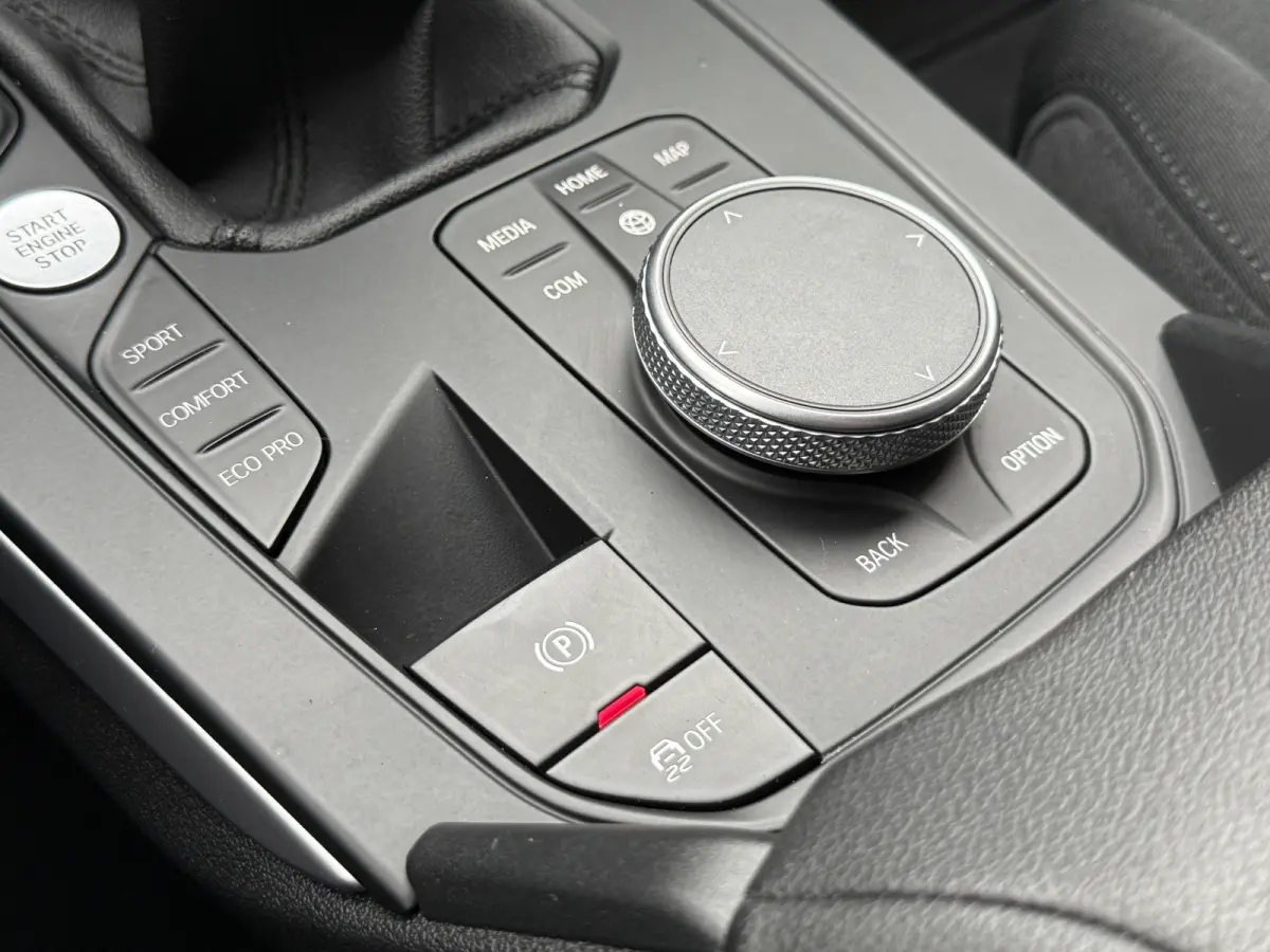 116i Business Edition | Zwarte grill | Apple Carplay | DAB+ | PDC V+A