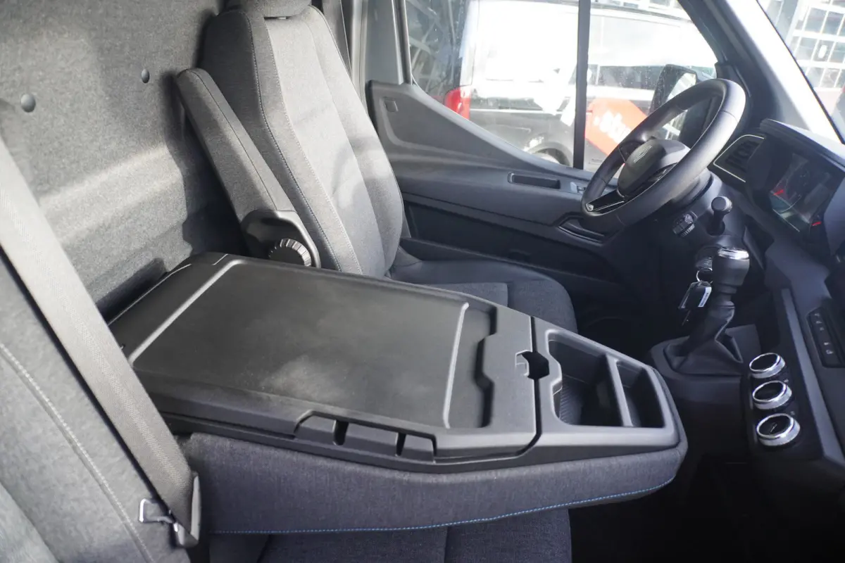 T35 2.0 dCi 170PK L3H2 Extra Laadruimte inrichting Nr. V110 | Airco | Cruise | Camera | Navi |  Oprijschans | Flitsbalk