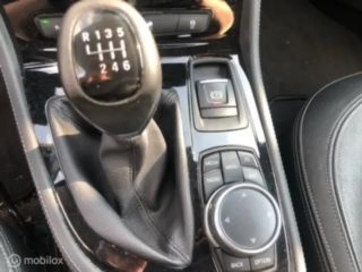 220i