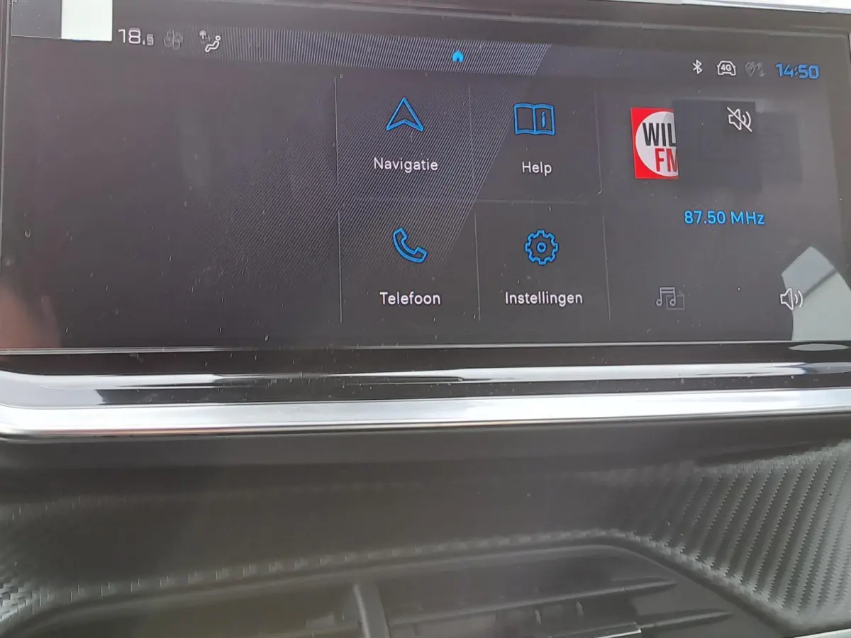 1.2 PureTech 100 Active |  Navigatie | Apple Carplay/Android Auto | Parkeersensoren | Airco | Camera |