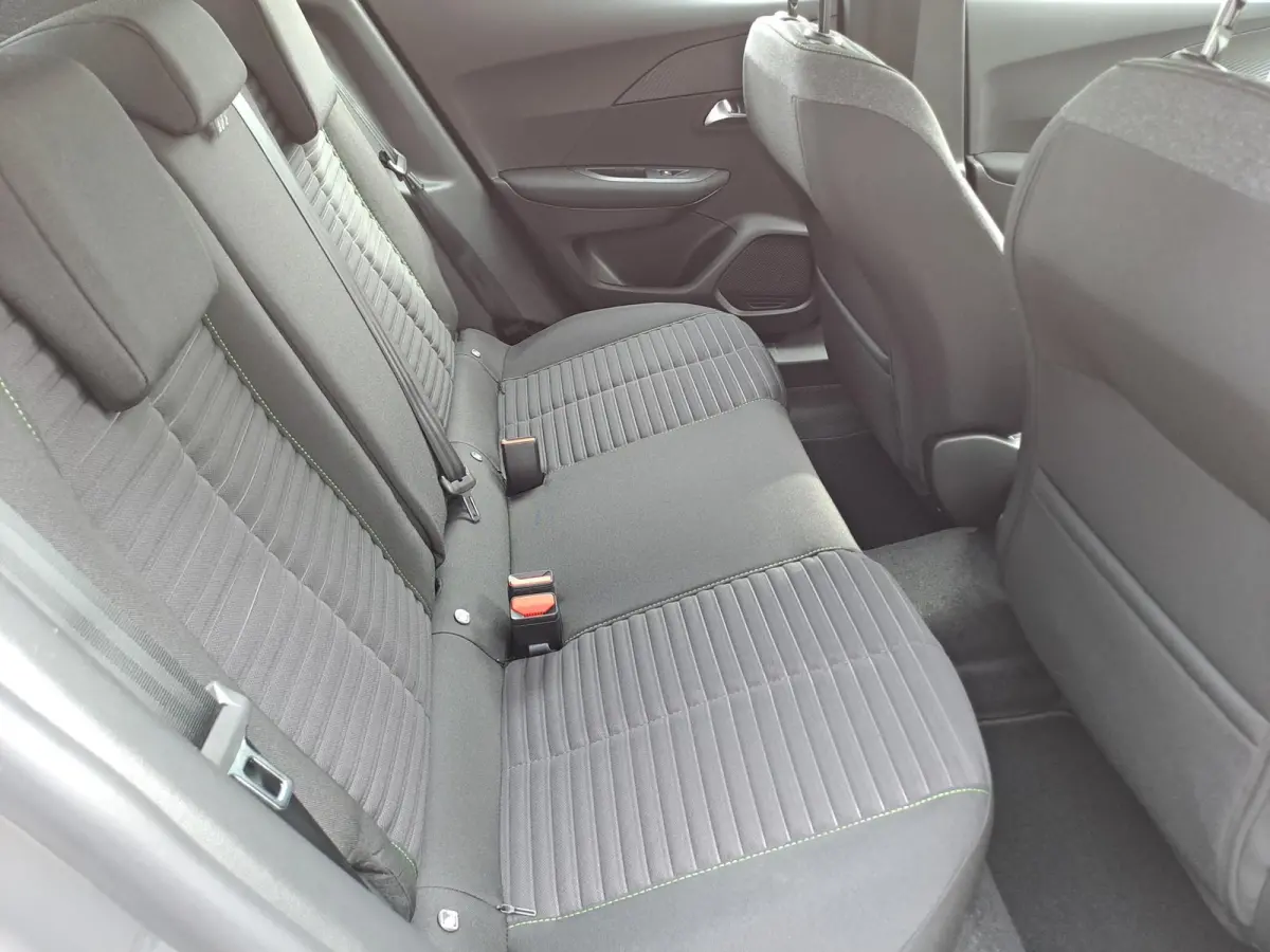 1.2 PureTech 100 Active |  Navigatie | Apple Carplay/Android Auto | Parkeersensoren | Airco | Camera |