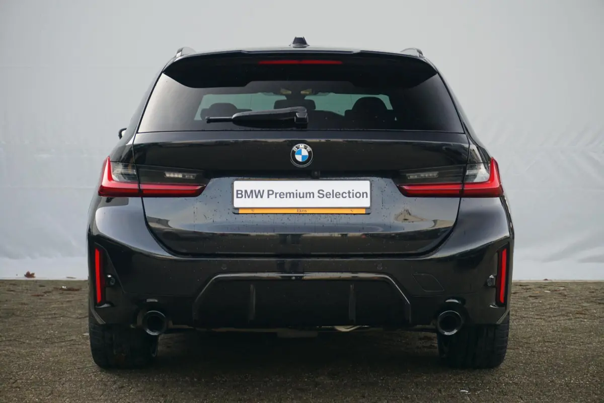 330e M Sport Pro | Trekhaak | Harman Kardon | Elektrische Stoelen met geheugen | Comfort Access |
