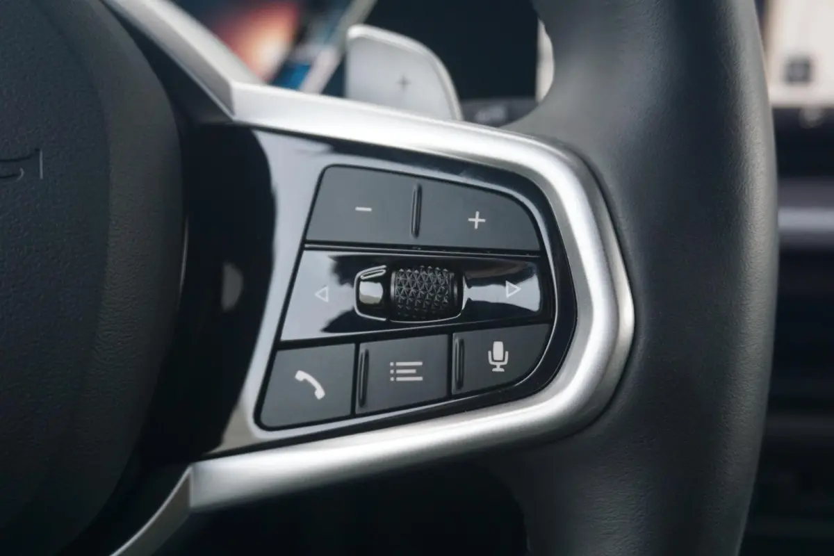 330e M Sport Pro | Trekhaak | Harman Kardon | Elektrische Stoelen met geheugen | Comfort Access |