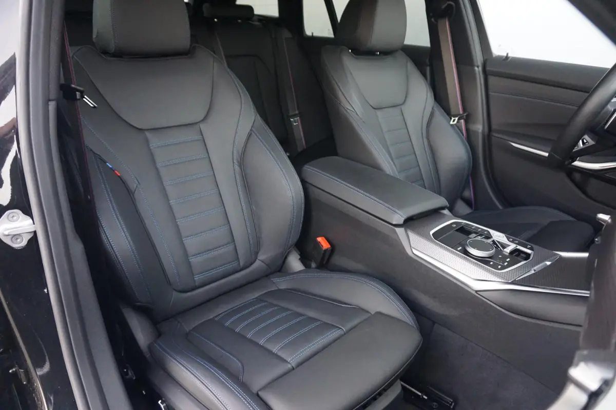 330e M Sport Pro | Trekhaak | Harman Kardon | Elektrische Stoelen met geheugen | Comfort Access |