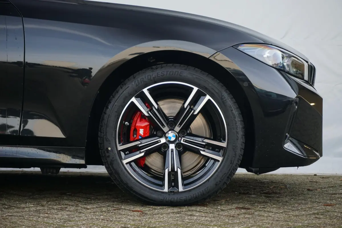 330e M Sport Pro | Trekhaak | Harman Kardon | Elektrische Stoelen met geheugen | Comfort Access |